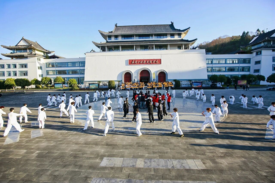 111765416098911068.jpg 微信图片_2025-12-11_091751_616.jpg