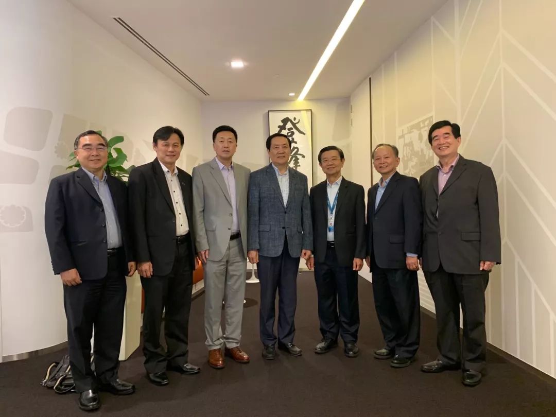 左起:赖学明,赖仕球,张鸿善,权顺基,黄根成,张九桓,陈玉镇